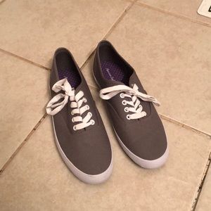 Gray American eagle sneakers